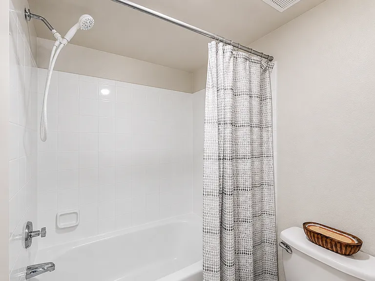 1880 E Morten Ave #121 — Photo 9