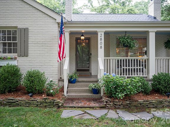 4th image of 2808 Windsor Ave