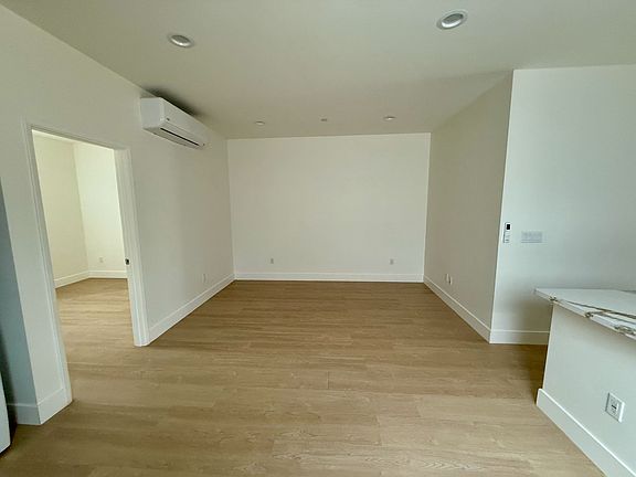 5th image of 20298B Williamsburg Ln
