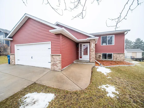 1104 9th St NW, Kasson, MN 55944