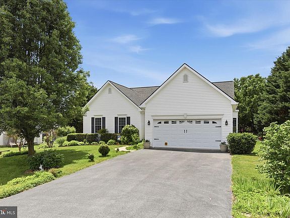 2nd image of 32 Le Fevre Ln