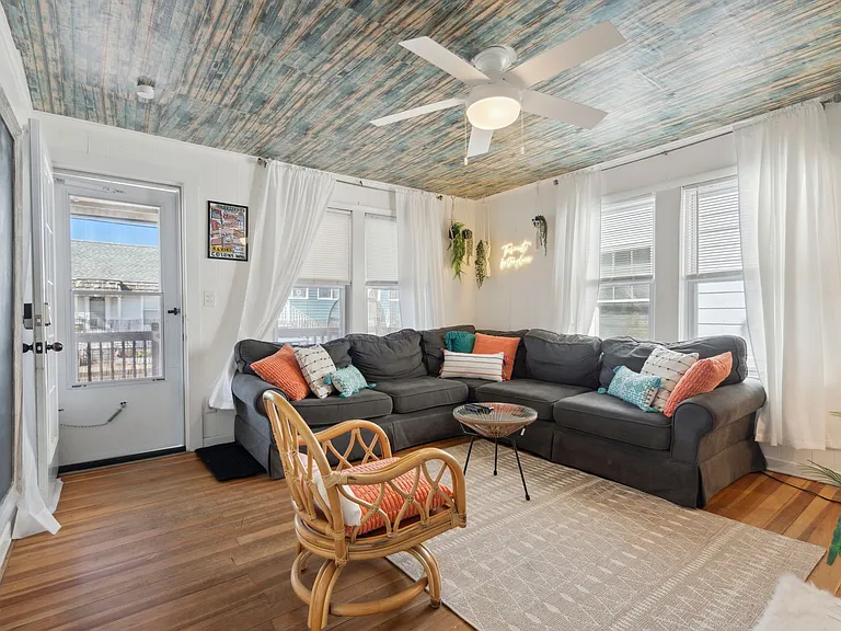 30 Highland Ave — Photo 6