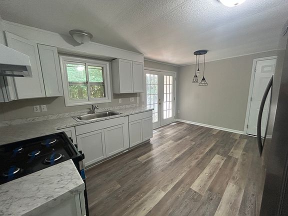 2nd image of 385 N Lakeshore Dr
