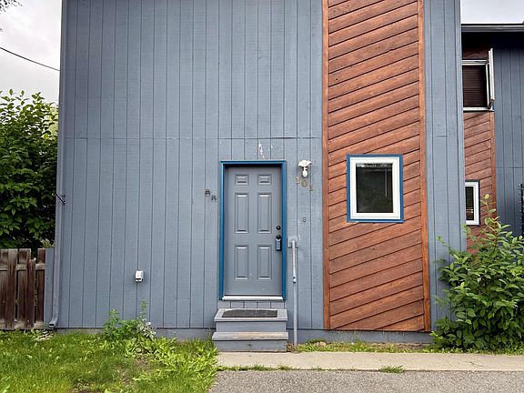 2nd image of 1018 Dogwood St APT 101