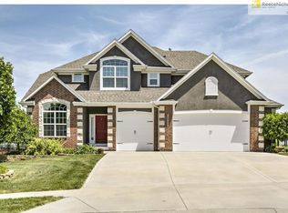 28007 E Howard Dr, Lake Lotawana, MO 64086