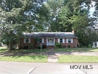 1st image of 18 Willowbrook Dr