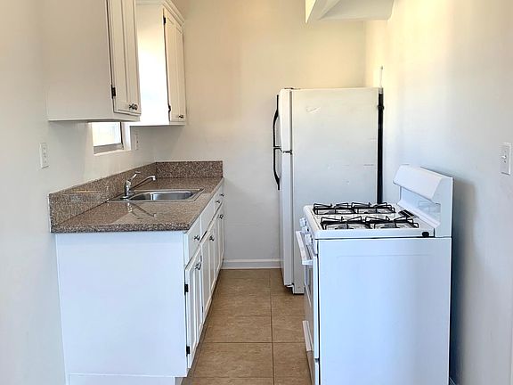 3rd image of 233 S Kenmore Ave APT 310
