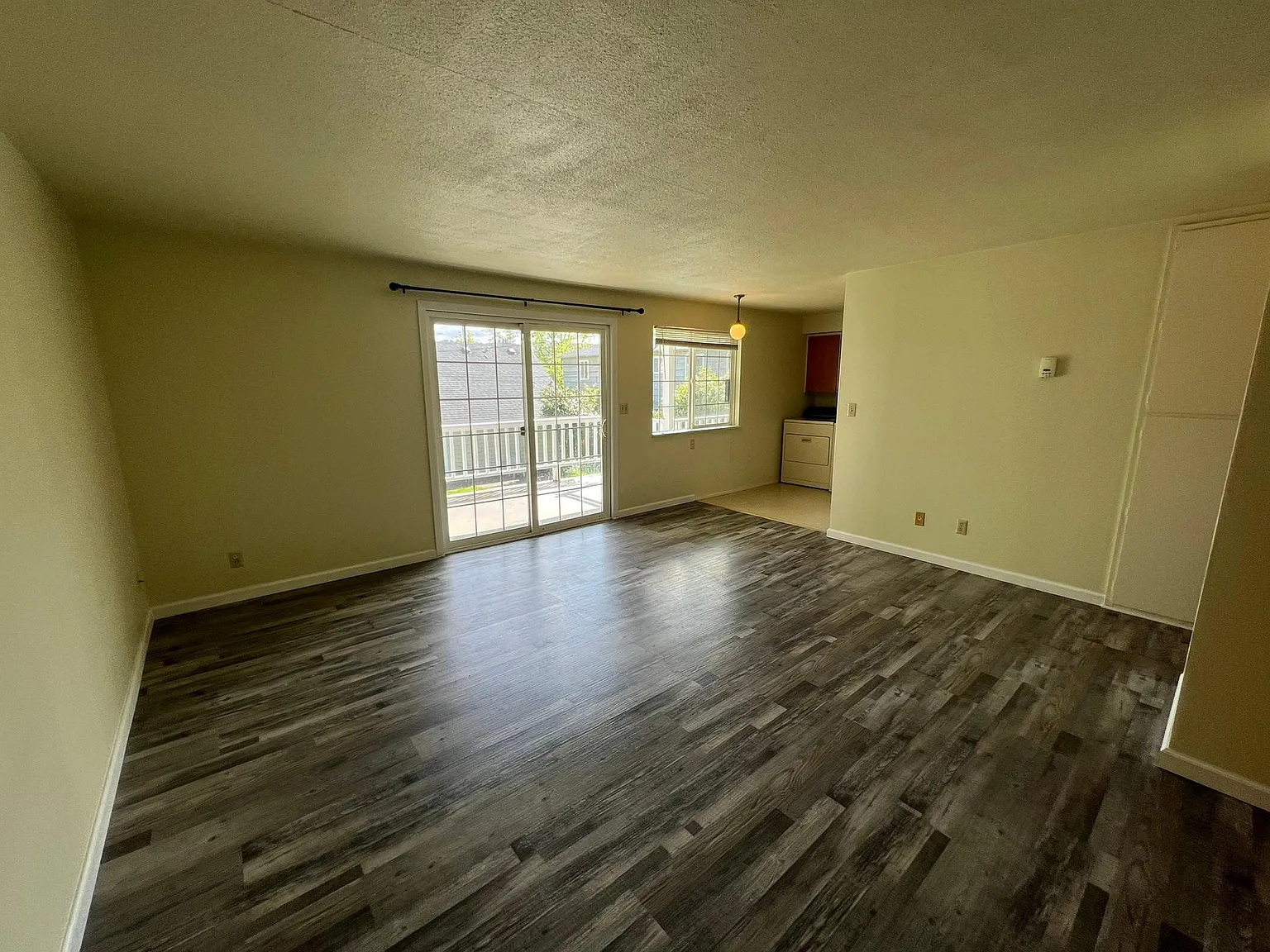 2 bed, 800 sqft, $1,550 — Photo 4