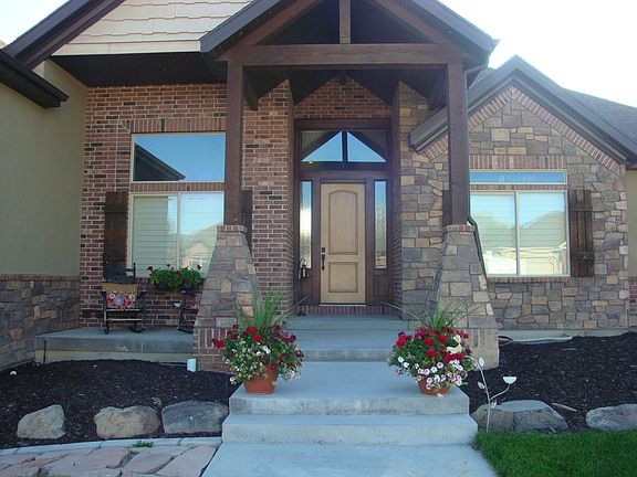 2nd image of 1147 N Cedar Hollow Blvd