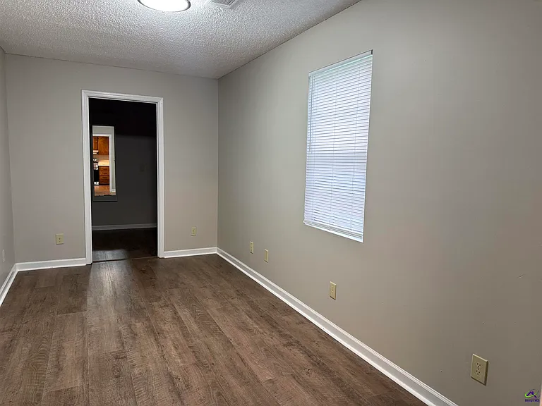 118 S Springs Dr — Photo 9