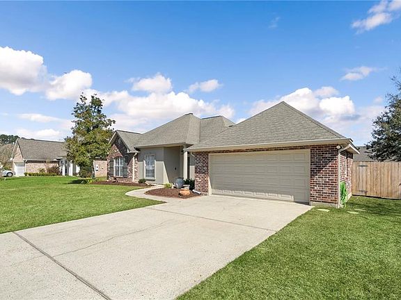 3rd image of 409 Gainesway Dr