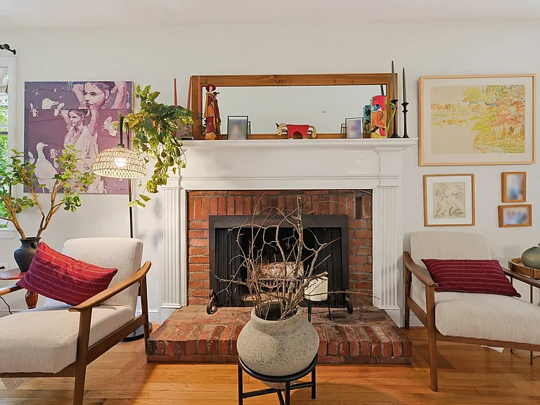 12 Carriage Dr — Photo 6