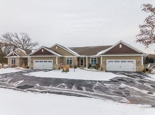 W314N360 Lara Ln, Delafield, WI 53018