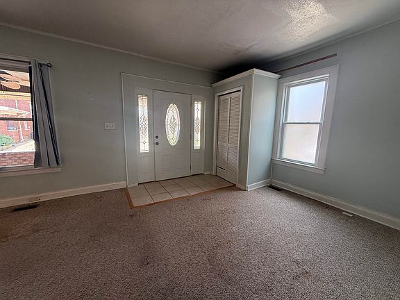 5th image of 1006 Johns Ct
