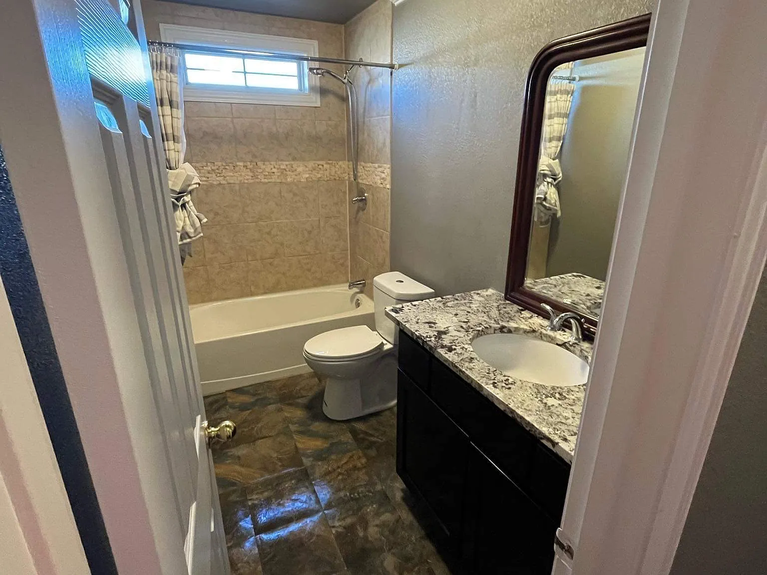 4 bed, 1648 sqft, $1,850 — Photo 2