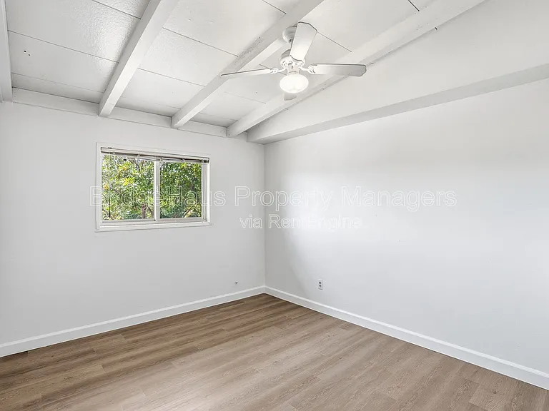 7562 Zemco Dr — Photo 30