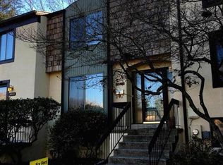 10611 Muirfield Dr, Potomac, MD 20854
