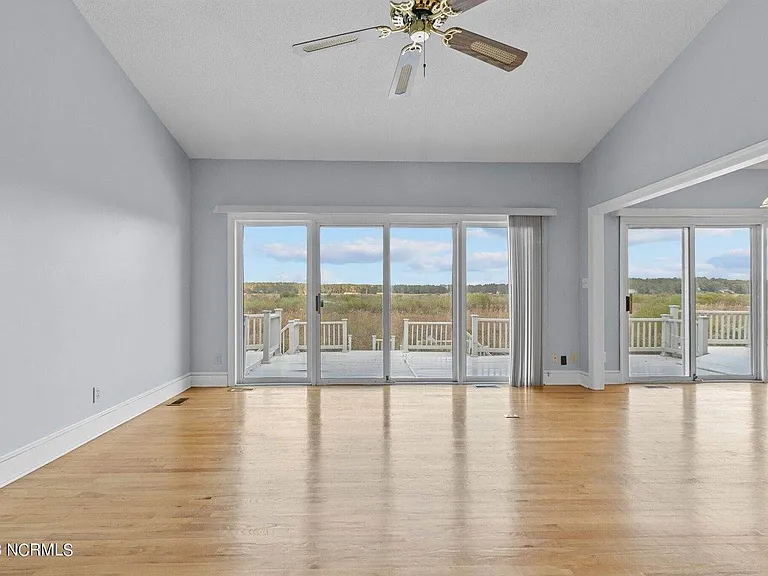 867 Castleberry Ct — Photo 33