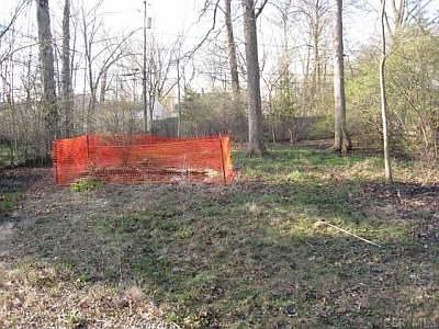 2nd image of 677 Yaronia Dr