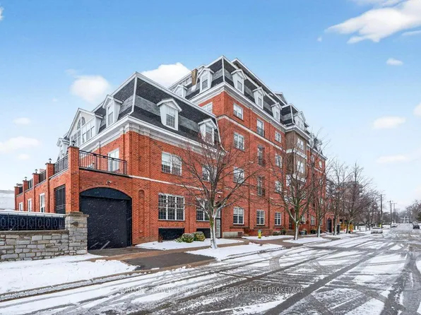 20 Gore St #302, Kingston, ON K7L 2L1