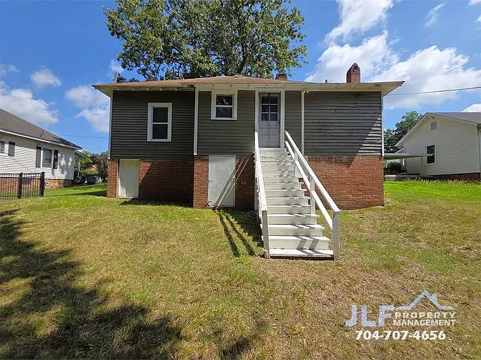 511 W 7th St — Photo 12
