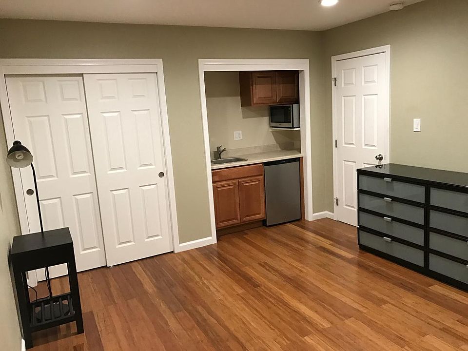 1st image of 1081 Helena Dr