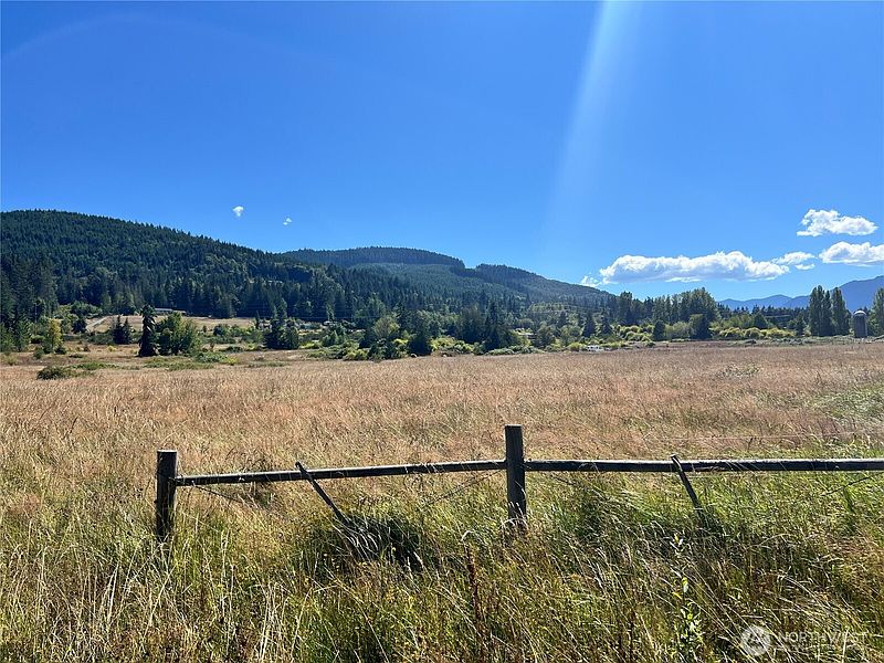 3rd image of 262 Laird Road