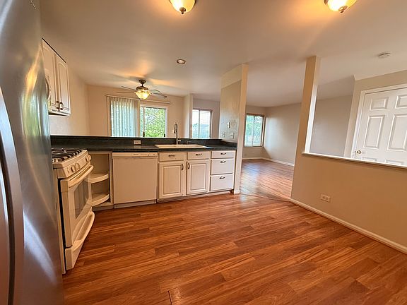 2nd image of 1522 Meadowsedge Ln