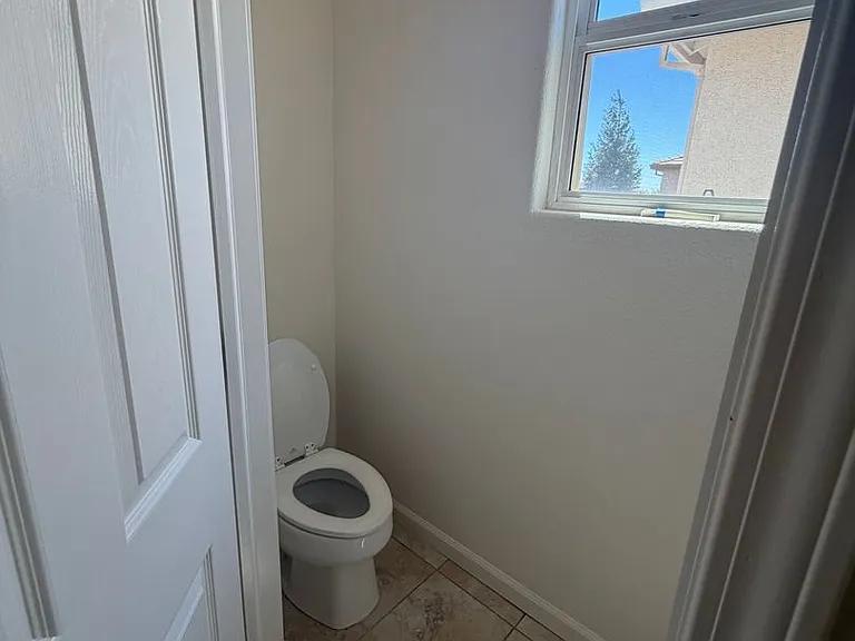 702 Chandon Dr — Photo 17