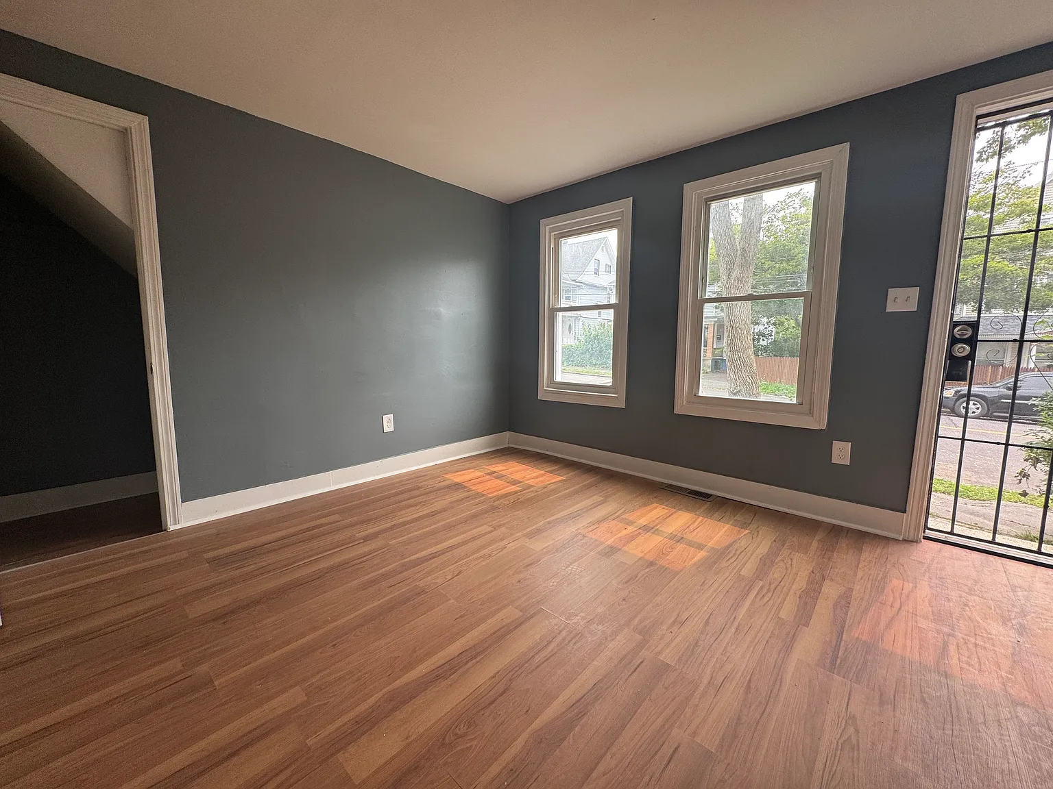 3 bed, 1200 sqft, $2,295 — Photo 2