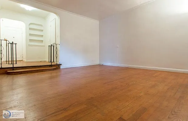 Sold by Metropolitan Property Group | media 11