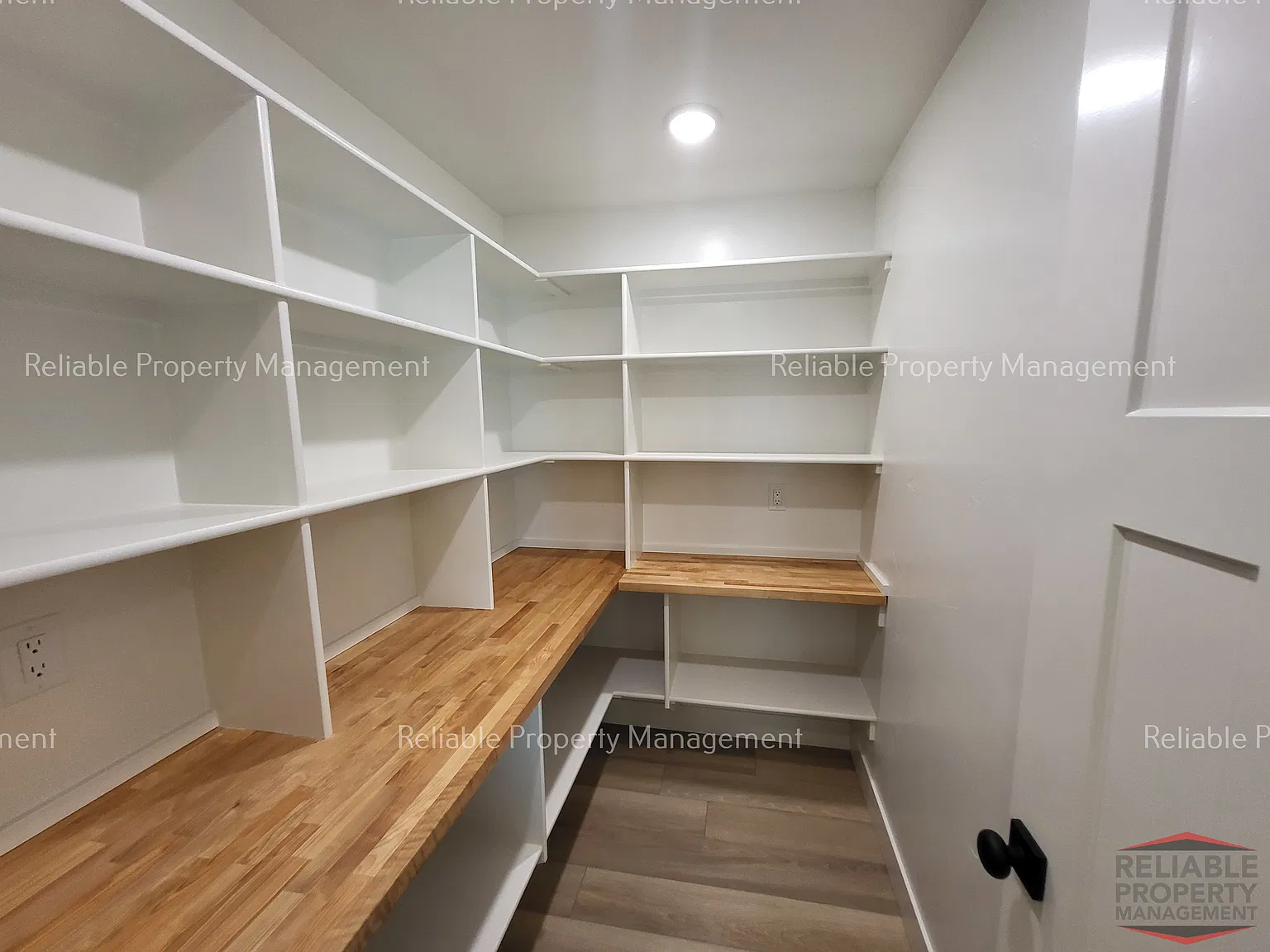 3 bed, $1,995 — Photo 4