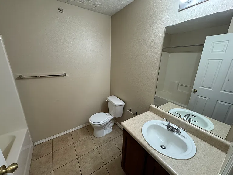 Clifton Height Apartments — Photo 12