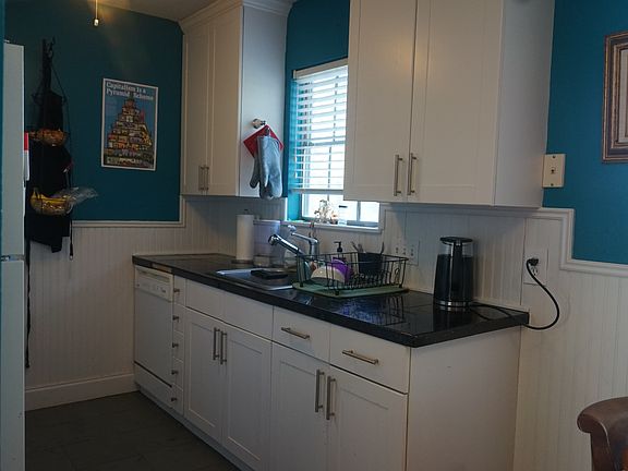 5th image of 3902 Peterson Ave APT 205