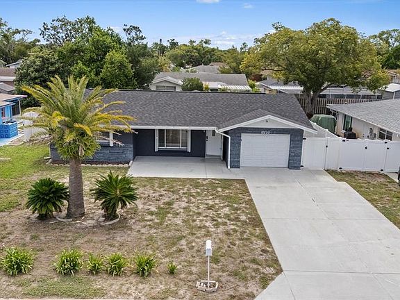 2nd image of 10220 Oak Hill Dr