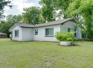 605 W Point Tap Rd, Palestine, TX 75803