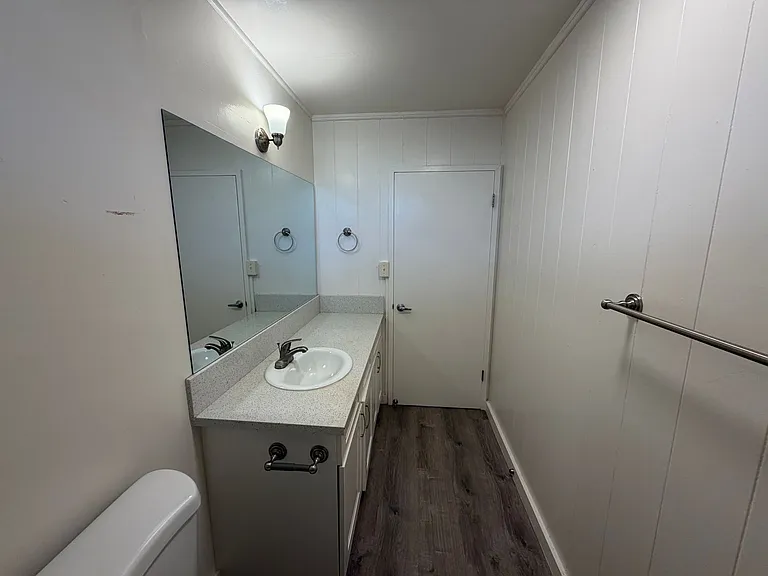 2048 S Beretania St — Photo 8