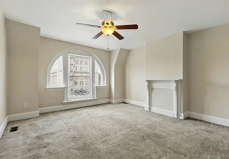 2323 N Calvert St — Photo 11