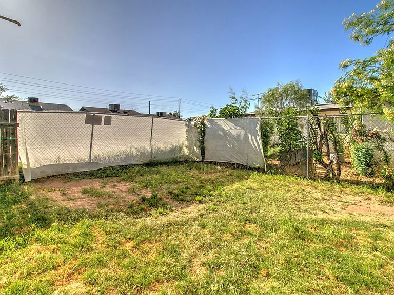 371 N Williams St — Photo 22