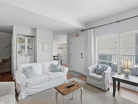 3rd image of 175 MEDALLION BOULEVARD #F