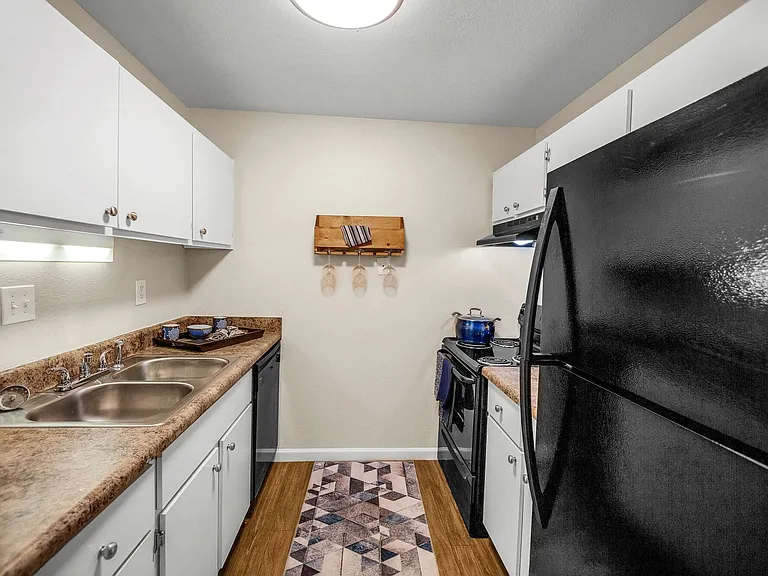 Summer Trace Apartments — Photo 6