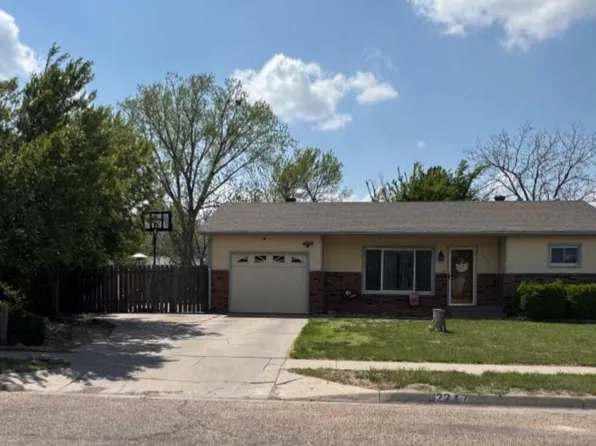 2217 Mohawk Dr, Garden City, KS 67846