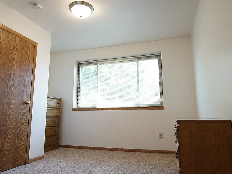 415 N Henry St — Photo 40