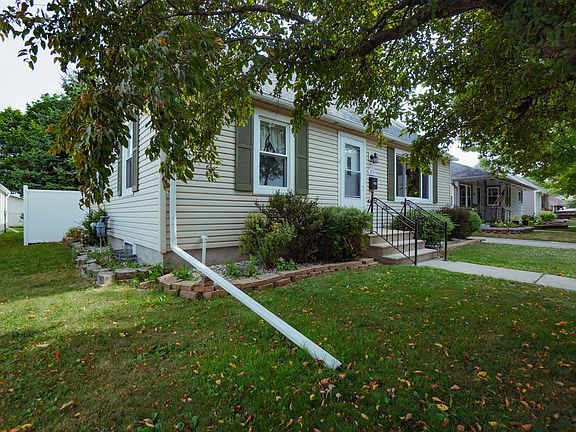 3rd image of 313 15th St