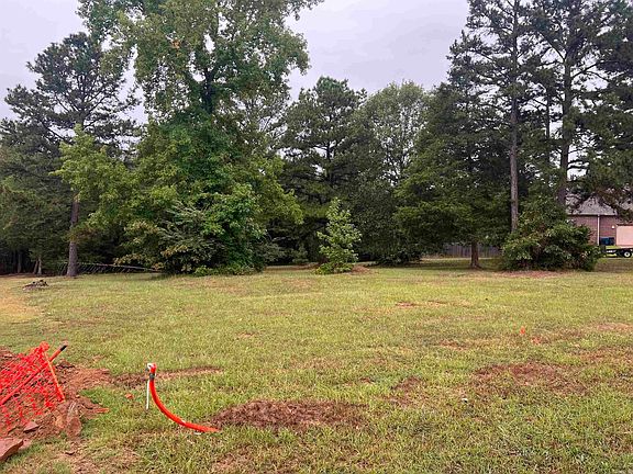 5th image of 108 Emerald Lake Dr