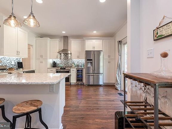 2nd image of 3609 Ardwick Cir