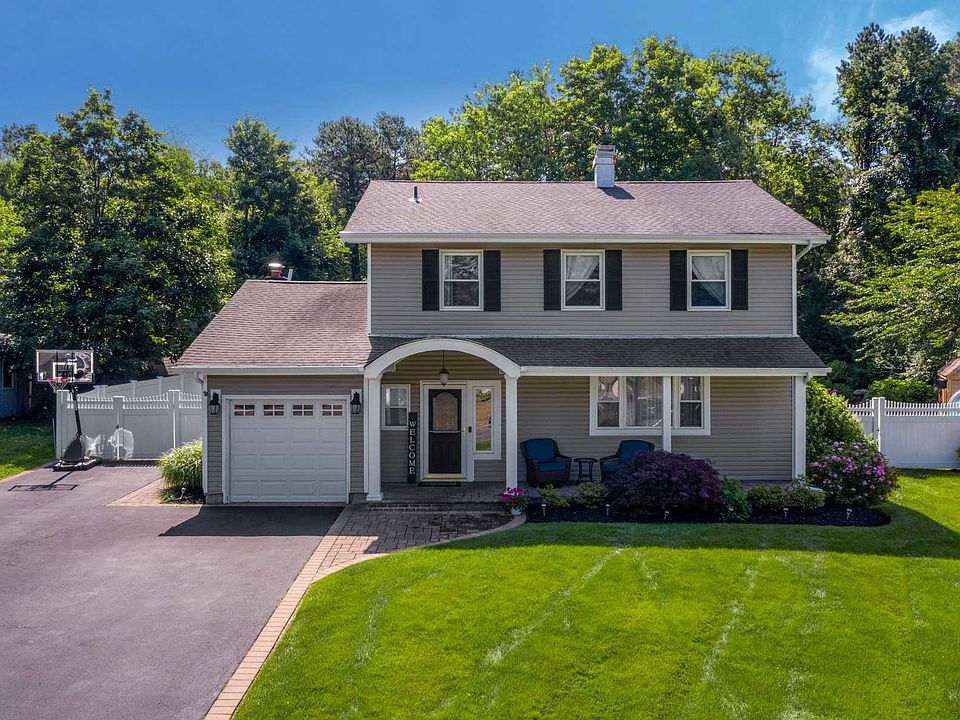 1st image of 28 Bradley Dr