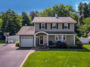 28 Bradley Dr, Shoreham, NY 11786