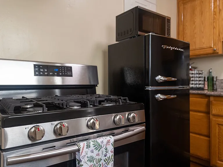 1145 E Appleton St — Photo 12
