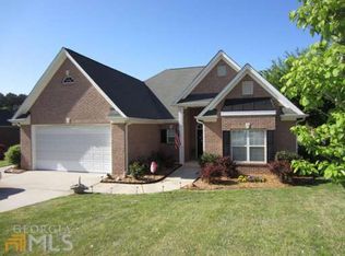 145 Biltmore Dr, Fayetteville, GA